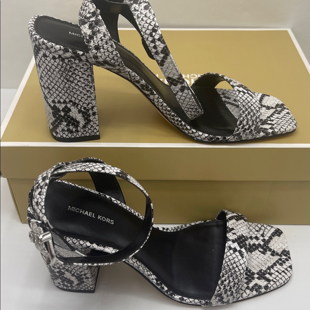 Michael Kors MERRIAM BLOCK HEEL
LEATHER
40S5MMHS1E Aluminum High Heels Snakeskin - Picture 2 of 16